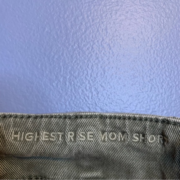 American Eagle Highest Rise Mom Short in Green - Size 8 - Picture 5 of 6